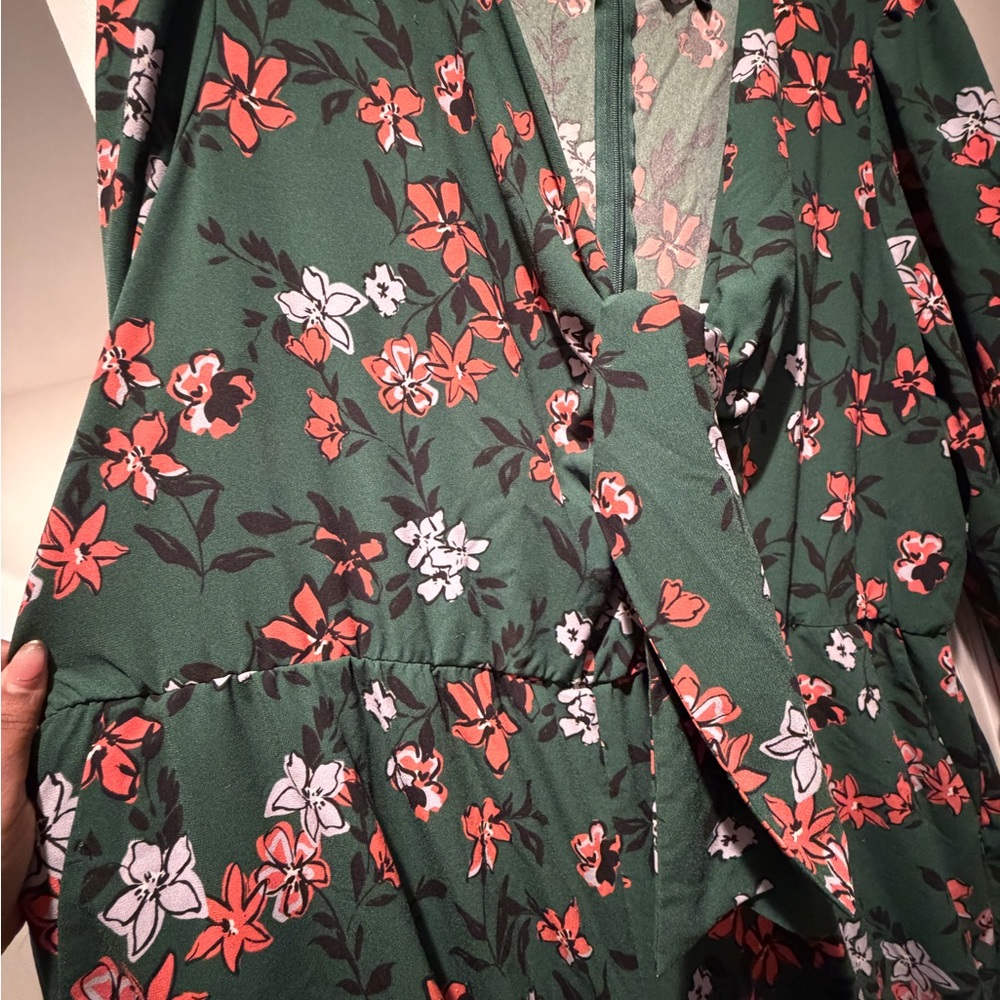 Eloquii Green Floral Tie-Front Jumpsuit - Picture 4 of 6
